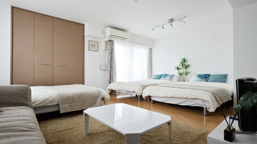 民泊で使用していた家具等譲ります♪総額50万円ほどの家具です。