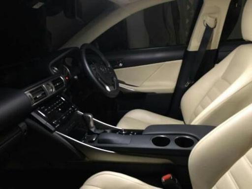 Lexus Is300h バージョンl14年式9万キロ車検付h33年3月まで ゆたか42 伊勢崎のisの中古車 ジモティー