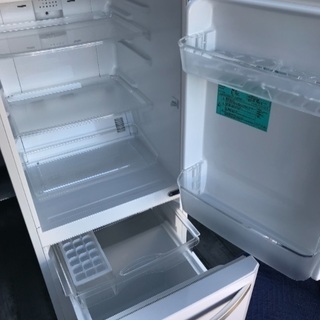 取引中。2015年製Haier冷凍冷蔵庫138L美品。千葉県内配送無料。設置