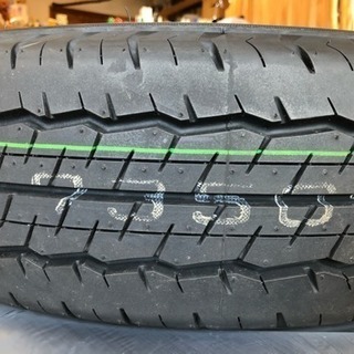 ハイエース純正タイヤ 新車外し-junhashimoto ジュンハシモト ラップ