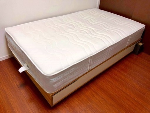 【超新作】 IKEAのベッドフレーム&マットレス♪ MANDAL♪ セミダブル♪ ベッド