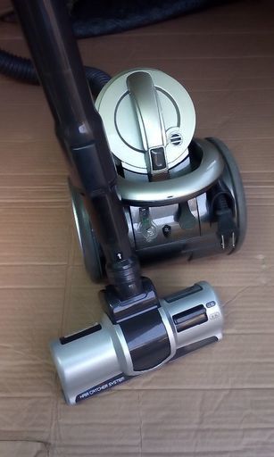 汚ないサイクロン掃除機