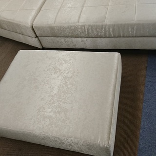 ゴールド 大型ソファ 広さたっぷり 192㎝×1・132㎝×1＝計324㎝+オットマン 70㎝ I型・L型・対面　展示品