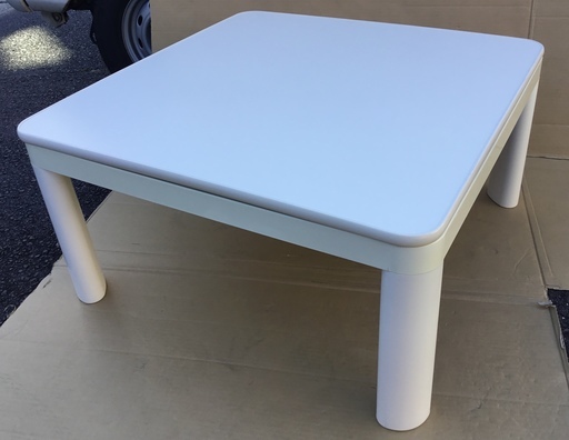 ＜良品＞カジュアルこたつ・75×75㎝　ホワイト　小さくてかわいらしいです♪きれいですよ