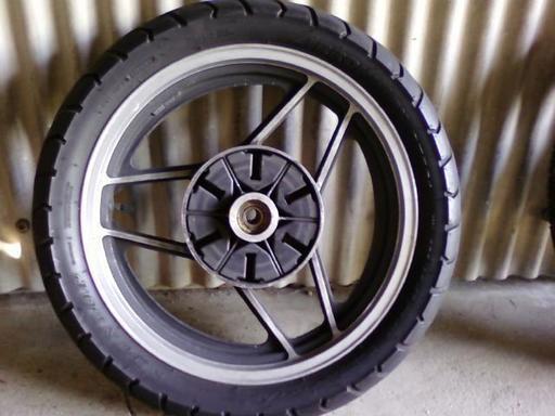 ｽｽﾞｷ ﾘﾔ17ｲﾝﾁﾎｲｰﾙ&ﾀｲﾔ GSX750S/1100S向け 中古 GSX750Sカタナ パーツ