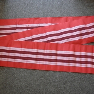 名古屋帯　正絹　赤　長さ　約３８０センチ　幅　約　２９センチ