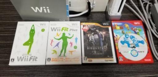 □お得セットWii本体+Wiifit+ソフト□ Nintendo Wii 本体 + Fit plus+