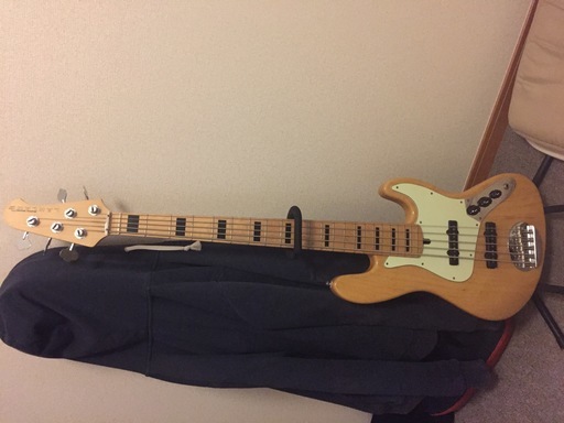 Lakland Joe Osborn 55-60 skyline　ラくランドベースです。