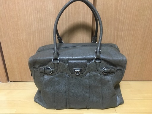 Salvatore Ferragamo フェラガモ　ガンチーニ　ロゴ　レザー　肩掛けトートバック　ショルダーバック　極上品