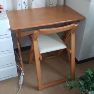 折り畳み式テーブル　椅子