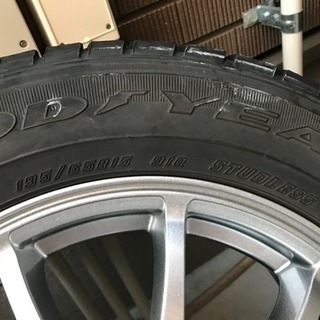 超美品、値下げ。195/65/15 スタッドレスタイヤ 4本セット