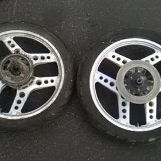 ホンダMBXホイール冷やかしがおおいため値上げします。本当に欲しいかたのみ答えます。宜しくお願いします ホンダMBXホイール冷やかしがおおいため値上げします。本当に欲しいか