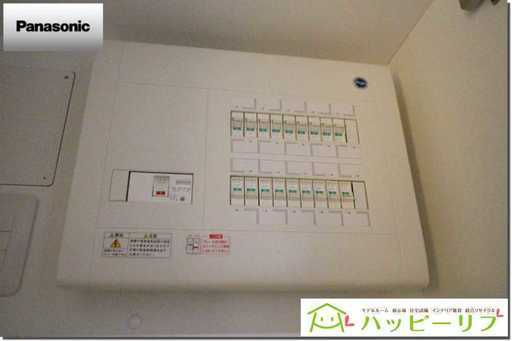 Panasonic　住宅用分電盤　BQW86182　回路18+2　60A　2017年式 【展示場回収品】