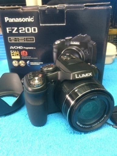 【最終値下げ】パナソニック・ LUMIX FZ200 　デジカメ・全域F2.8!  　オプション付