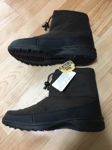 新品メンズ28cmスノーブーツ茶色 ゲレンデや雪遊び用靴に防寒防水加工中綿入りbraccianoブラウン冬用 雪道寒さ対策 おかあさん 伊丹の靴 ブーツ の中古あげます 譲ります ジモティーで不用品の処分