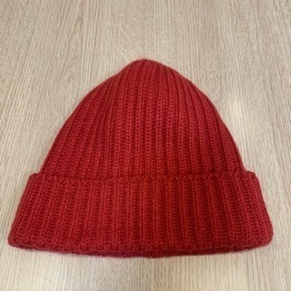 暖かい 赤い帽子 差し上げます！