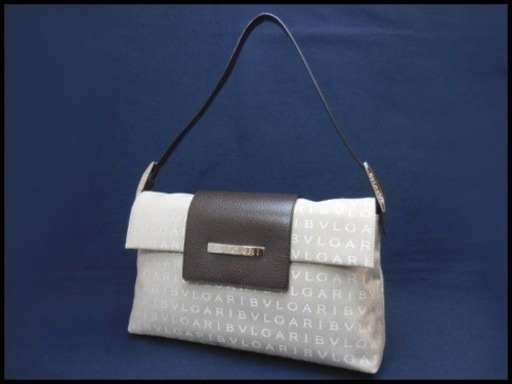 【直接引取りは更に10%OFF】美品 ブルガリ ロゴマニア ワンショルダーバッグ