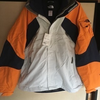新品ノースフェイスマウンテンパーカー