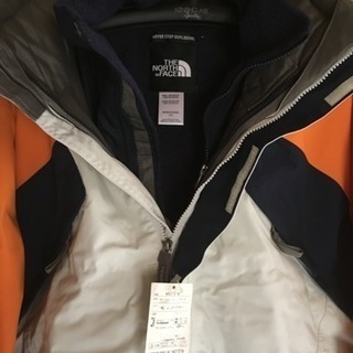 新品ノースフェイスマウンテンパーカー