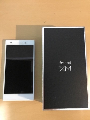 美品 SIMフリースマホ freetel XM FT1420 ホワイト