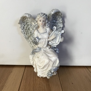 北欧で買った座る天使の人形