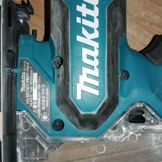 マキタ充電式ボードカッター14.4V