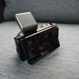 ミラーレスカメラ SONY α NEX-5N (ボディ/バッテリー /充電器)