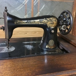 超希少！シンガーの足踏みミシン！かなりレトロでお洒落なレアな  