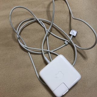 純正Macbook Air（マックブック・エアー）充電器