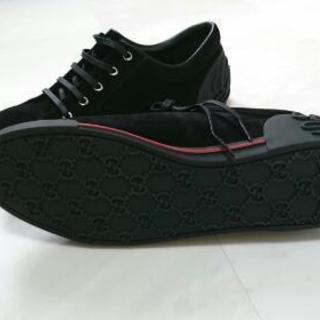 GUCCI 【新品未使用】スウェード革靴をバーゲン価格にて売ります。