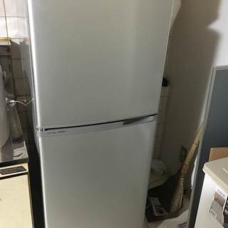 AQUA　2ドア　冷蔵庫　とてもきれいです　無料　おまけ