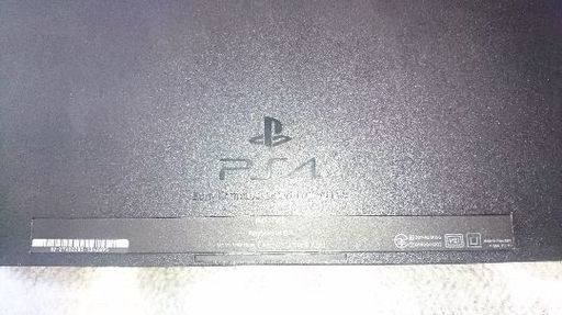 PlayStation®4 ジェット・ブラック 500GB CUH-1100A本体と付属品