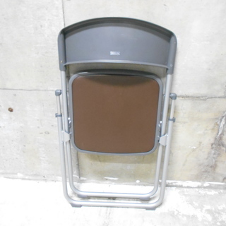 ライオン　軽量折り畳みイス45脚セット　専用台車付き　『良品中古』【リサイクルショップサルフ】