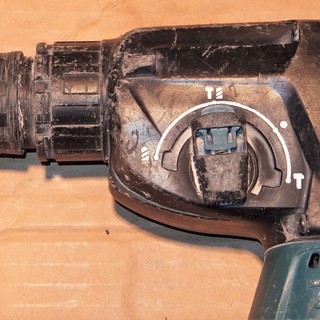 ☆	マキタ makita HR244D 24mm 充電式ハンマドリル◆優れた作業性＆操作性