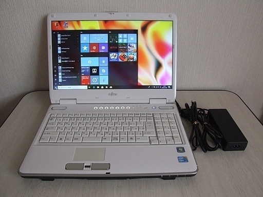 高速SSD240GB搭載　Fujitsu FMV-BIBLO NF/G70N  ノートパソコン　２