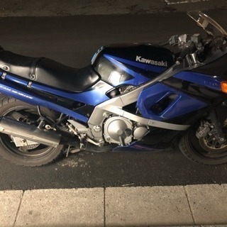 ZZR400