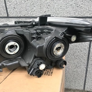 格安売切り】トヨタ純正 16系 カローラ アクシオ ヘッドランプユニット 