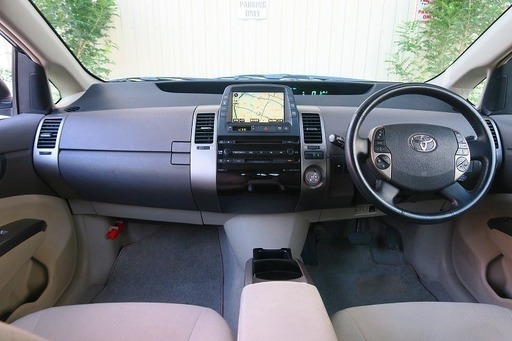 プリウス S 10th アニバーサリー エディション 11月18日まで メンタリストキャンペーン 希望ナンバー 3万円引き 納車時ガソ 3292shonan 茅ヶ崎のプリウスの中古車 ジモティー