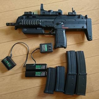 東京マルイ 電動ガン　mp7A1フルセット