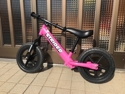 日本正規品】ストライダー（STRIDER） スタンド付き Amazon.co.jp