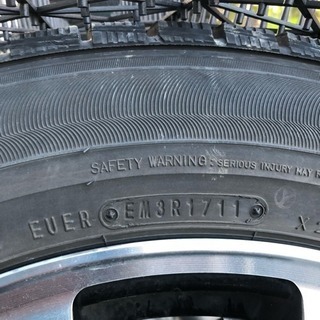 スタッドレスタイヤ・冬用タイヤ