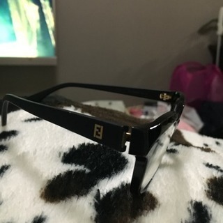 メガネ FENDY 黒ぶち