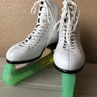 【決まりました】フィギュアスケート靴