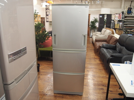 SHARPの3ドア冷蔵庫！です！