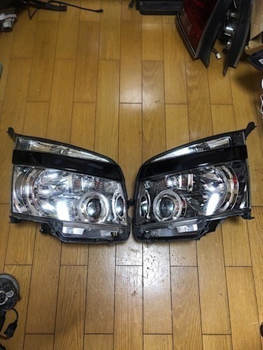トヨタ ヴォクシー 純正 ヘッドライト ZRR70W左右 KOITO 28-203 | KUKLADOM.RU