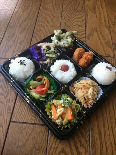 綺麗な弁当箱9マス 業務用 Jones0901 恵我ノ荘の食器 その他 の中古あげます 譲ります ジモティーで不用品の処分 綺麗な弁当箱9マス 業務用 Jones0901 恵我ノ荘の食器 その他 の中古あげます 譲ります ジモティーで不用品の処分