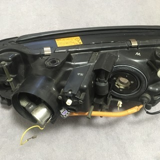 日産スカイライン R34前期　左側ヘッドライト