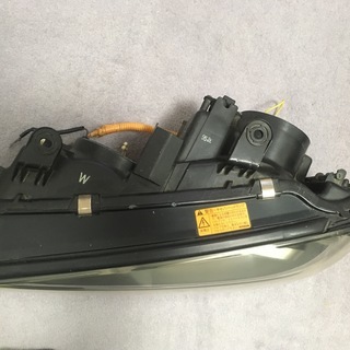 日産スカイライン R34前期　左側ヘッドライト