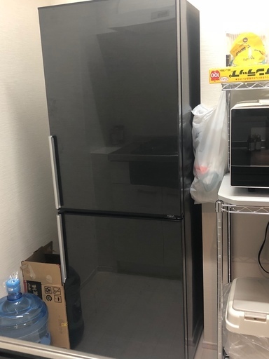 ほぼ新品！一人暮らしや2台目に如何ですか♪　ハイアールAQUA社製ノンフロン冷凍冷蔵庫