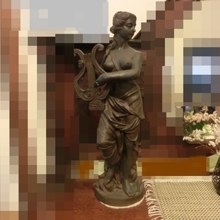 ブロンズ女神像